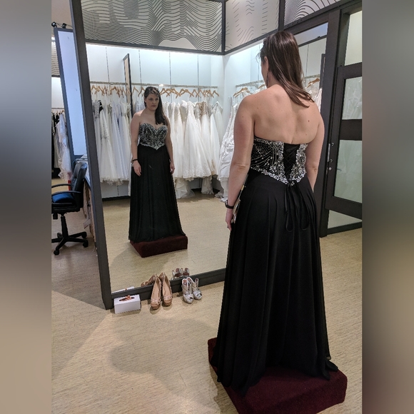 Formal beaded Gown - Picture 6 of 6